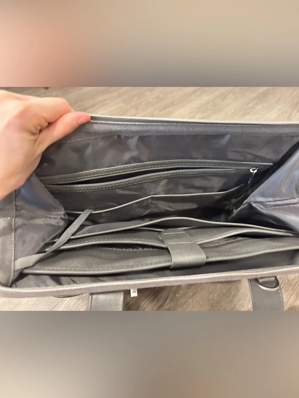 Beis Gray Travel Weekender Bag - Versatile Carryall (Broken!) - Picture 5 of 6